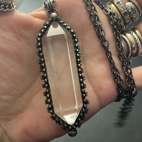 Big crystal quartz with free thin chain boho goth necklace - Picture 2 of 5